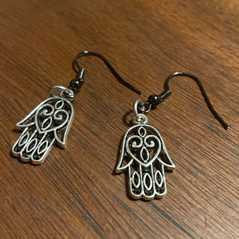 🖐️ Handmade Dangler Earrings 🖐️